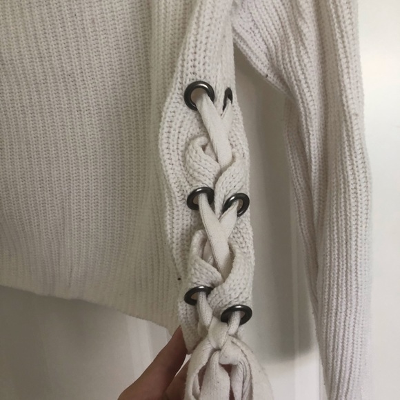 Boxy Cropped Sweater - Picture 2 of 3